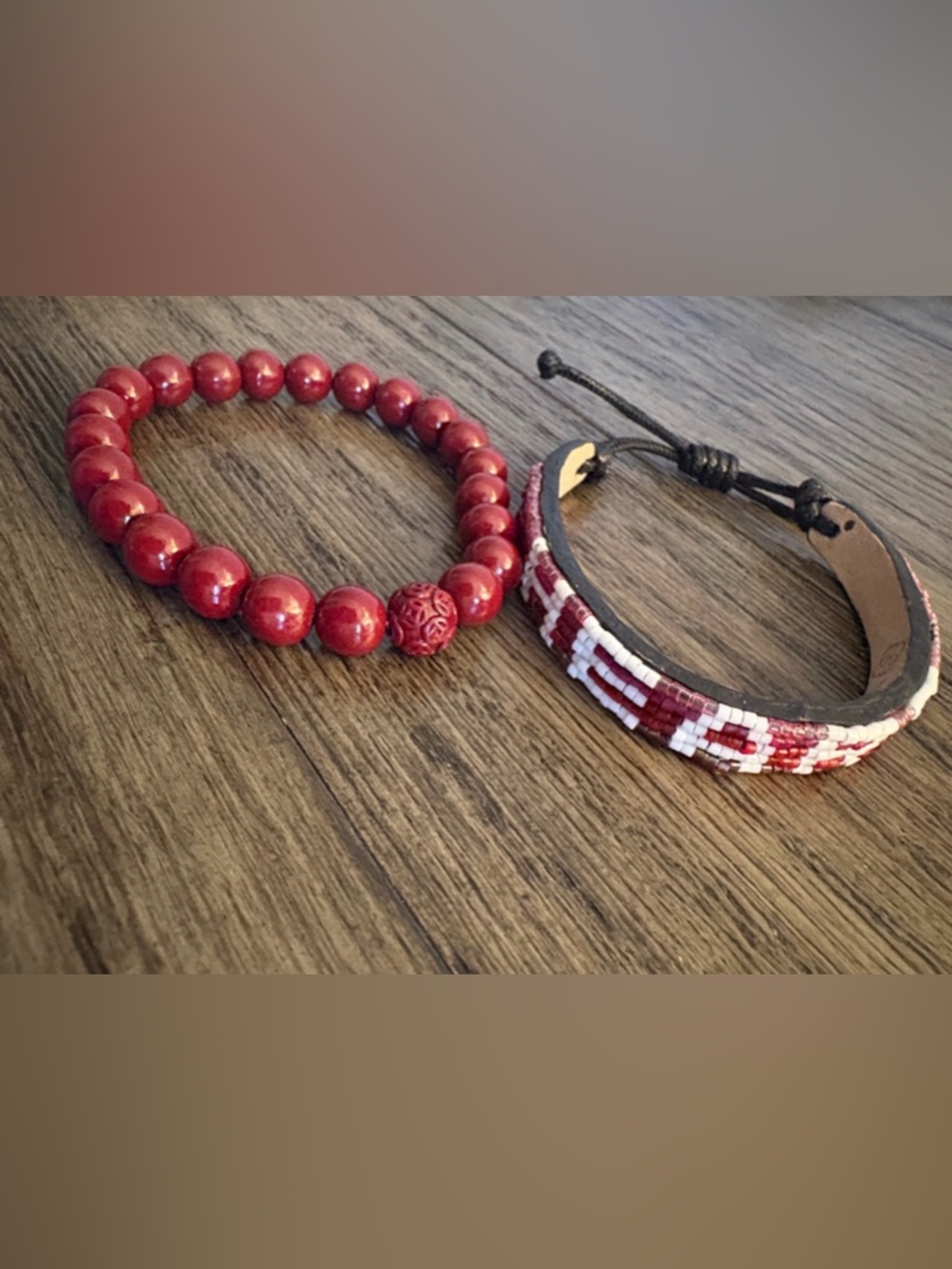 [KENDRA SCOTT X UBUNTU LIFE] Beaded “Heart” Leather Cuff + Round Beaded Bracelet
